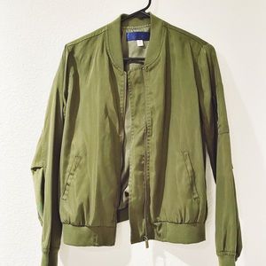 Military green bomber jacket